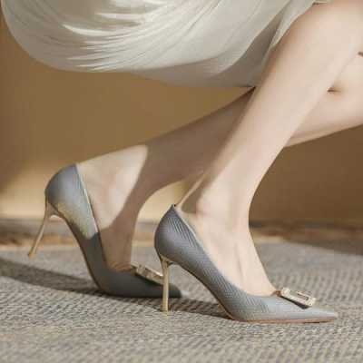 今年最流行的女鞋（今年最流行的女鞋款式）-第1张图片-精品皮鞋网